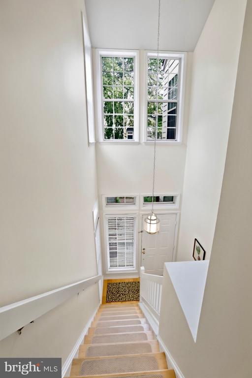 1369 GARDEN WALL CIRCLE Unit: 714