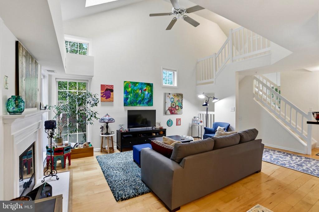 1369 GARDEN WALL CIRCLE Unit: 714