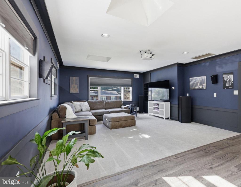 6250 DIAMOND DRIVE