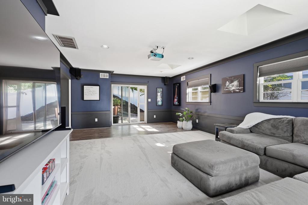 6250 DIAMOND DRIVE