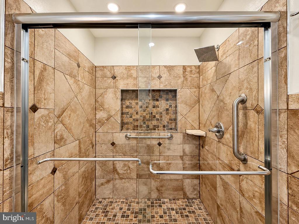 8509 CHERRY VALLEY LANE