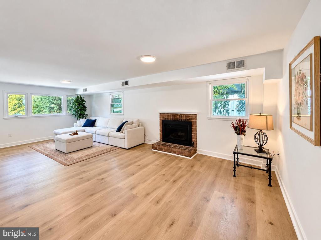 8509 CHERRY VALLEY LANE