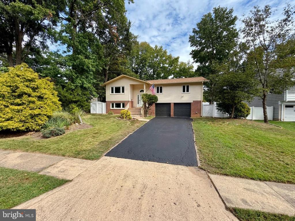 8509 CHERRY VALLEY LANE