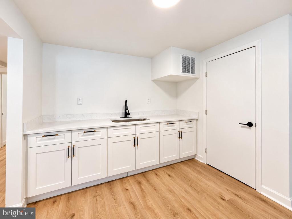 8509 CHERRY VALLEY LANE