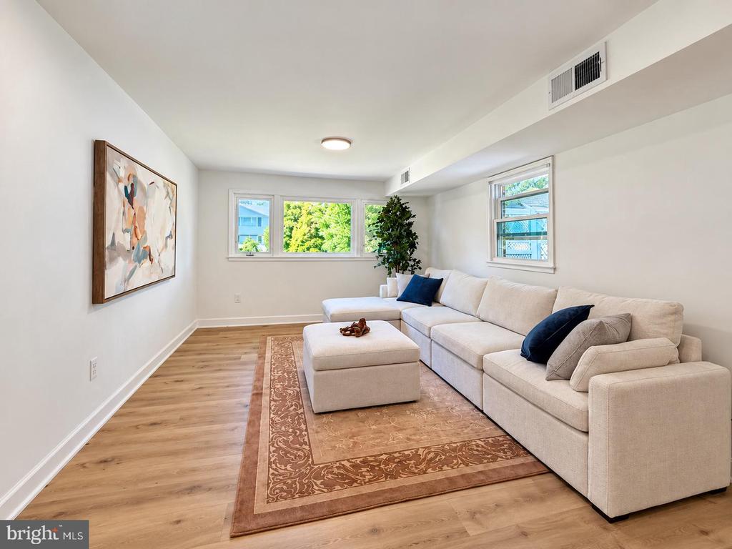 8509 CHERRY VALLEY LANE