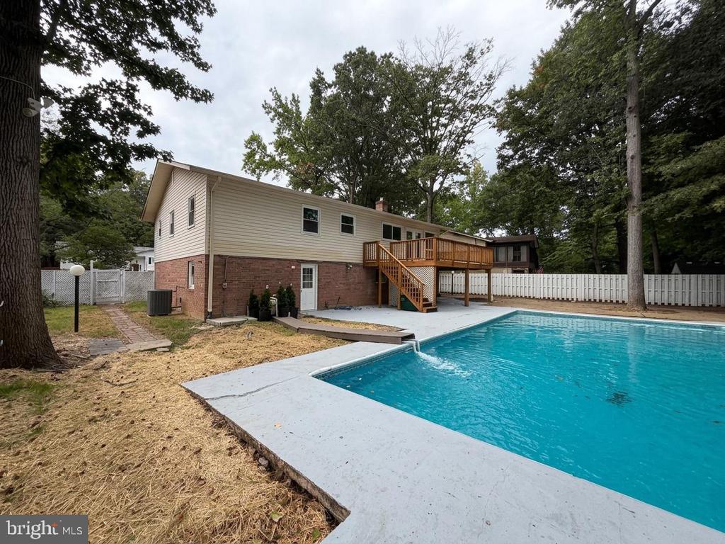 8509 CHERRY VALLEY LANE