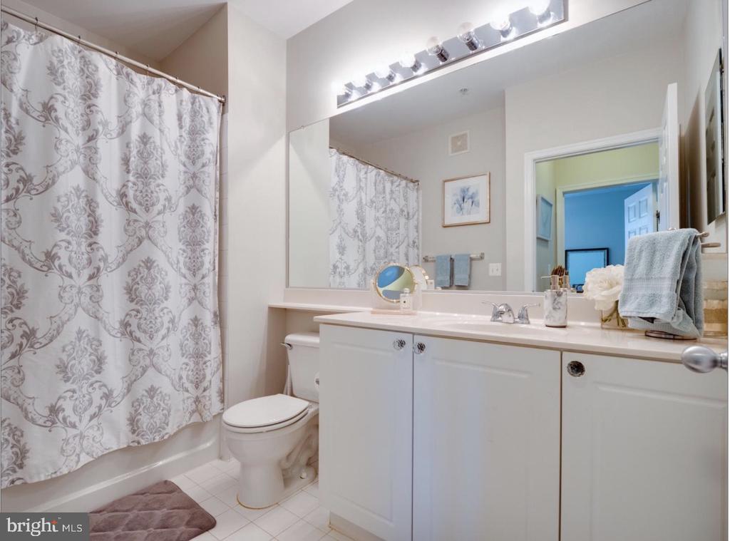 9480 VIRGINIA BOULEVARD Unit: 106