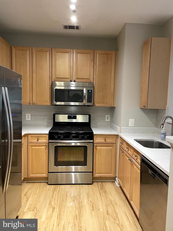 9480 VIRGINIA BOULEVARD Unit: 106