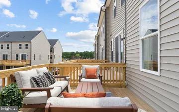 9975 MAGNOLIA RIDGE DR