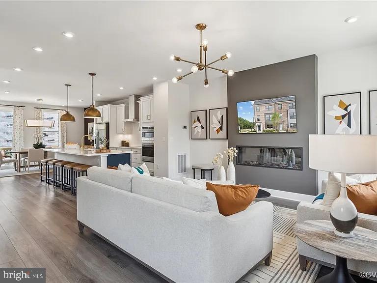 9975 MAGNOLIA RIDGE DR