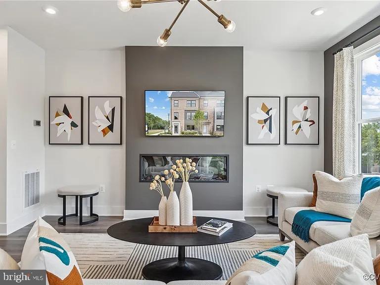 9975 MAGNOLIA RIDGE DR