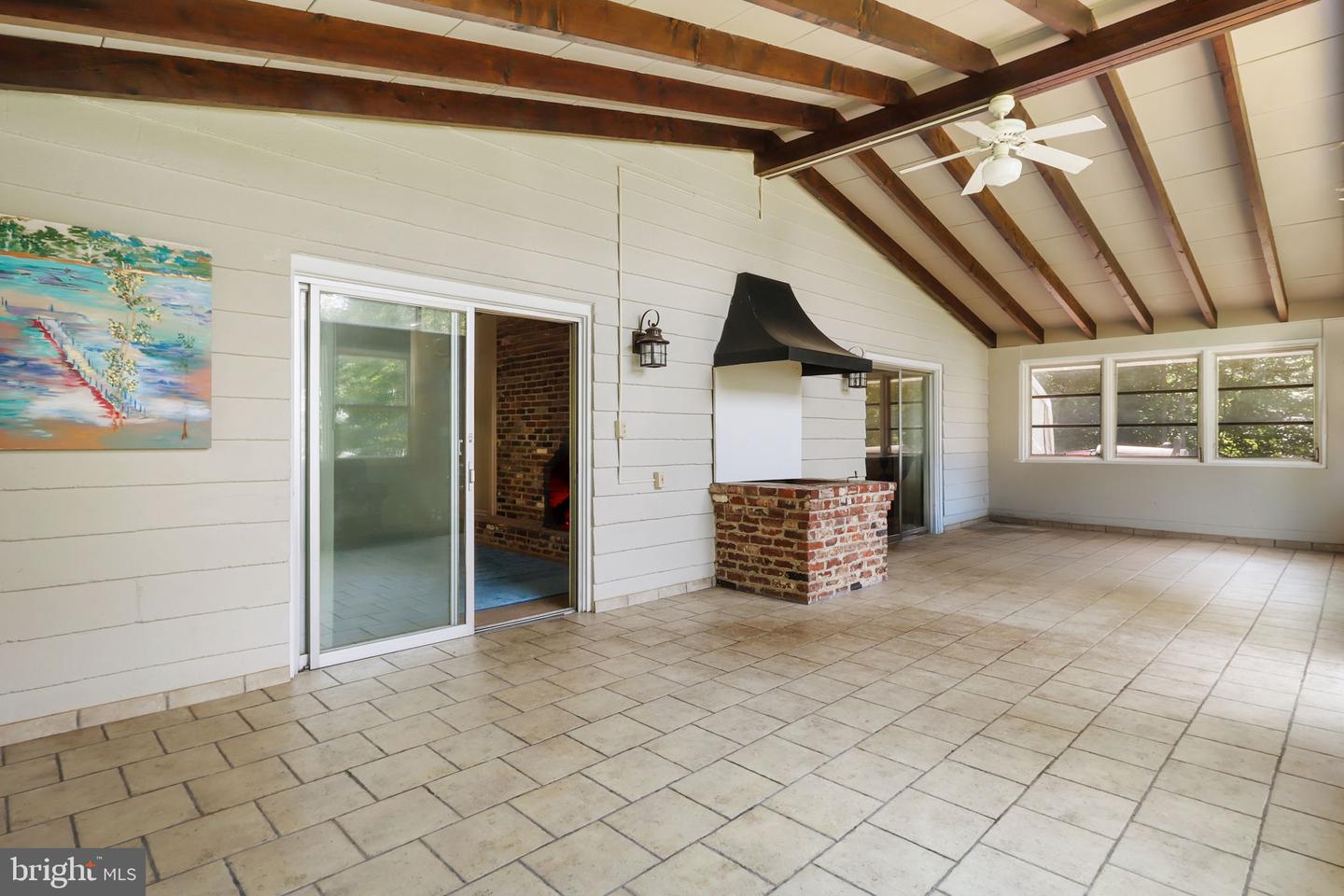 5898 Cove Harbour Dr