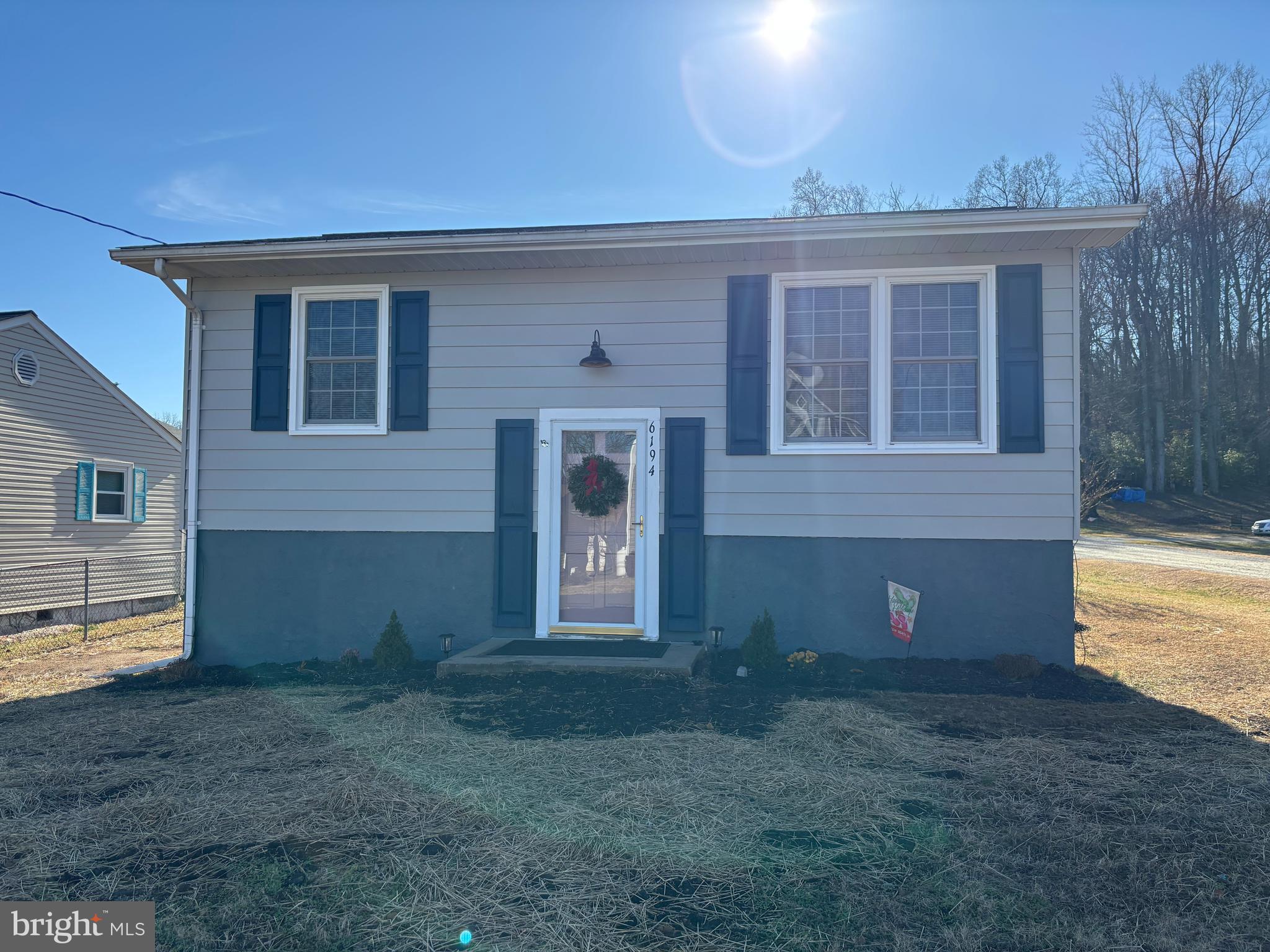 6194 RIVERVIEW DRIVE