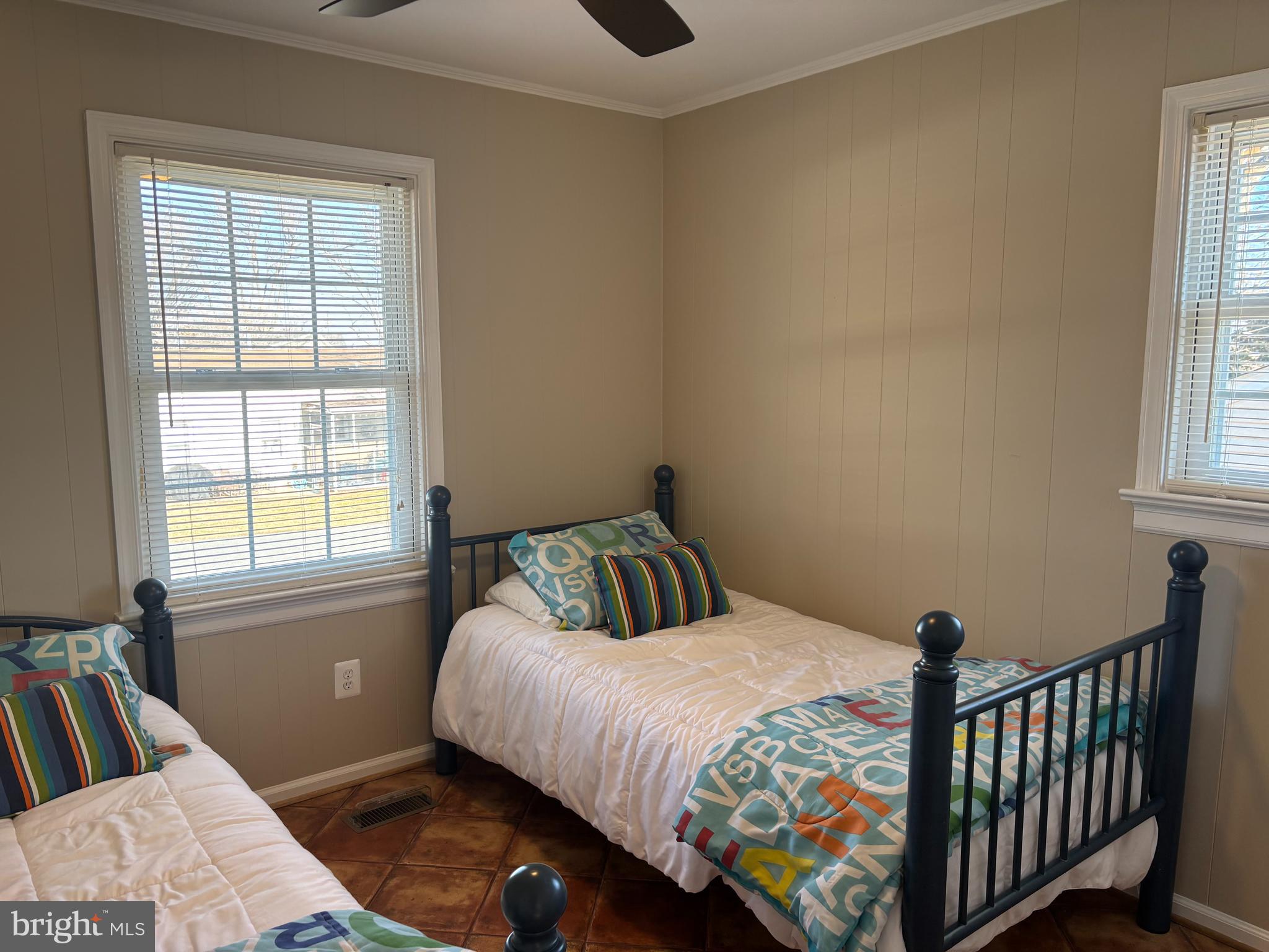 6194 RIVERVIEW DRIVE