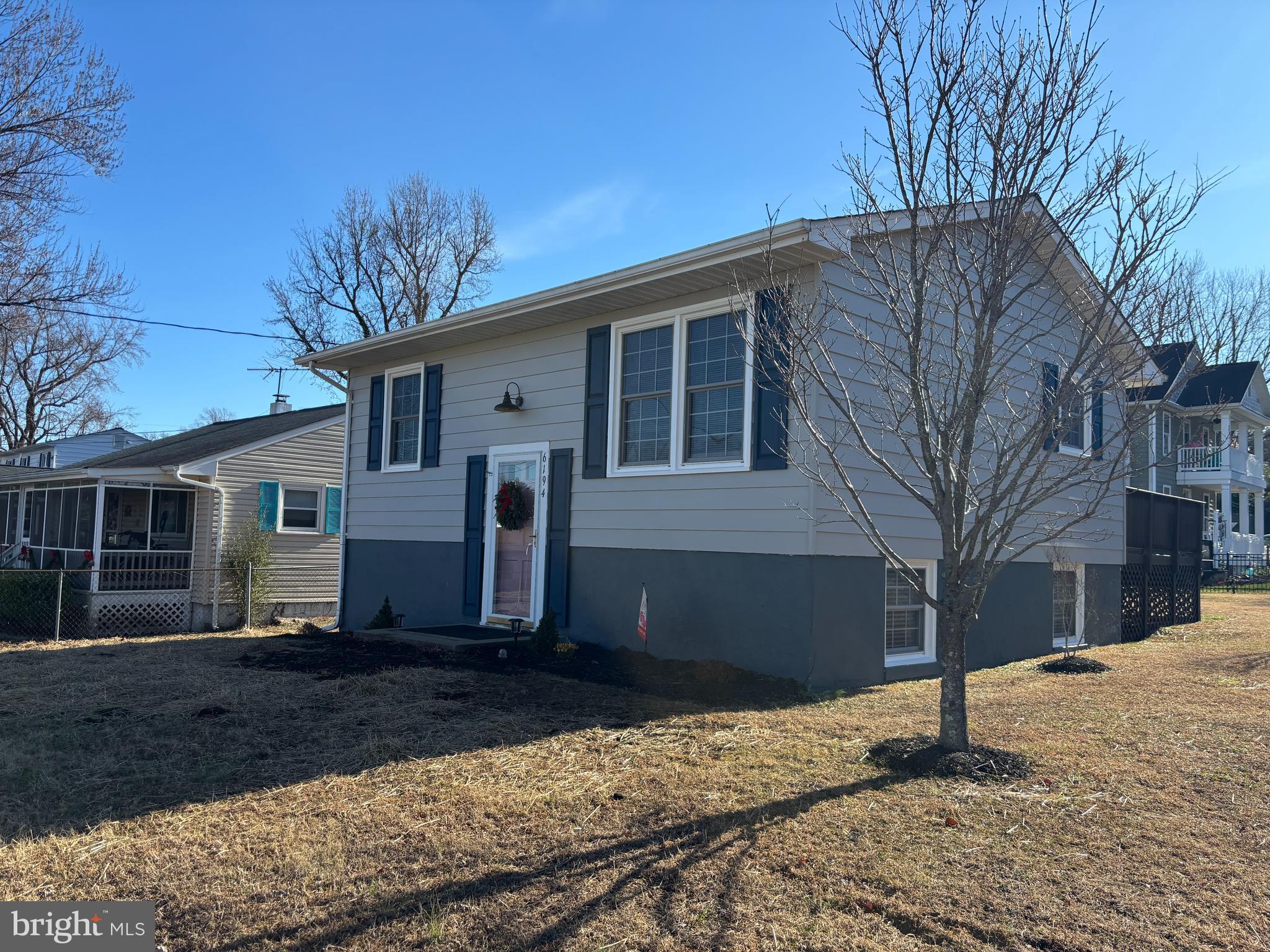 6194 RIVERVIEW DRIVE