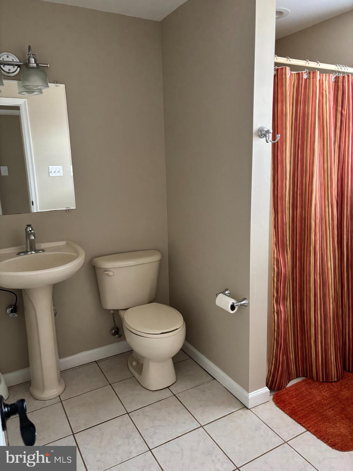 6194 RIVERVIEW DRIVE