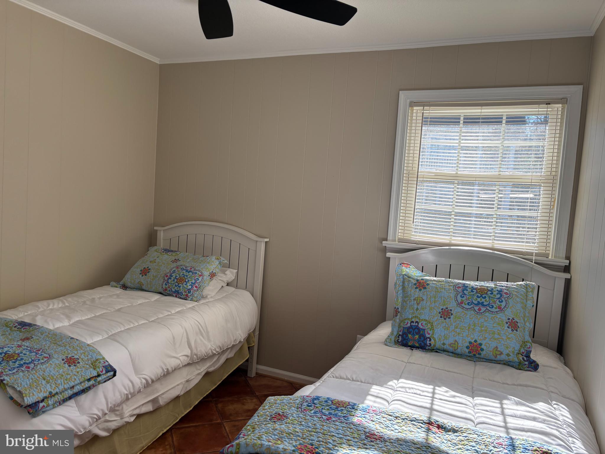 6194 RIVERVIEW DRIVE