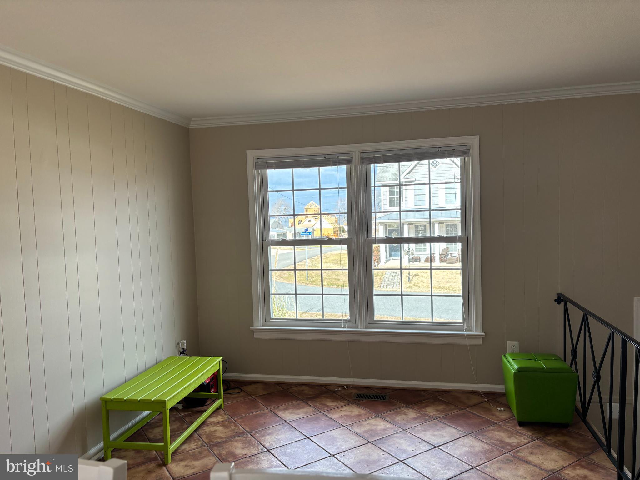 6194 RIVERVIEW DRIVE