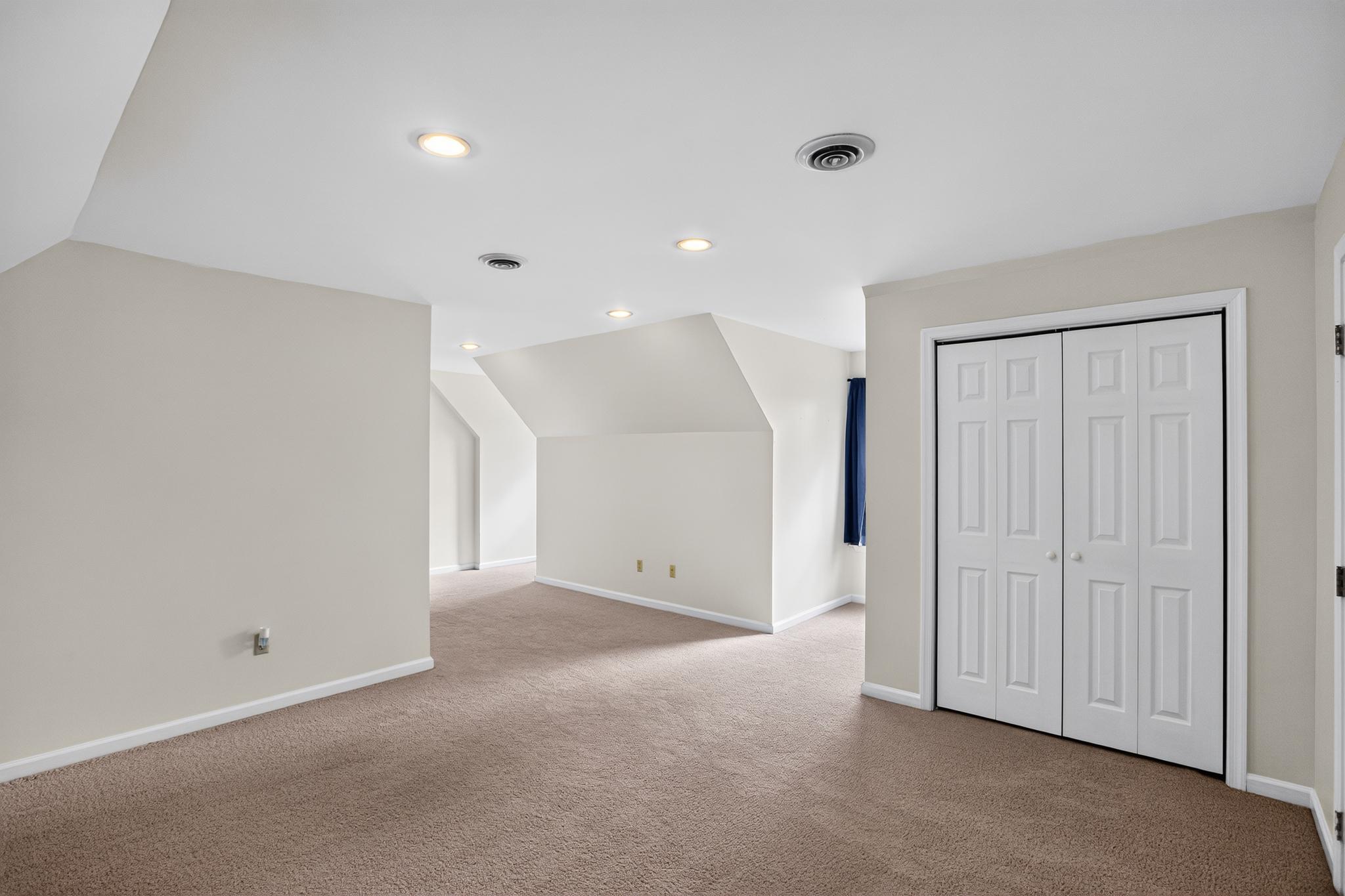 16965 VILLAGE LANE