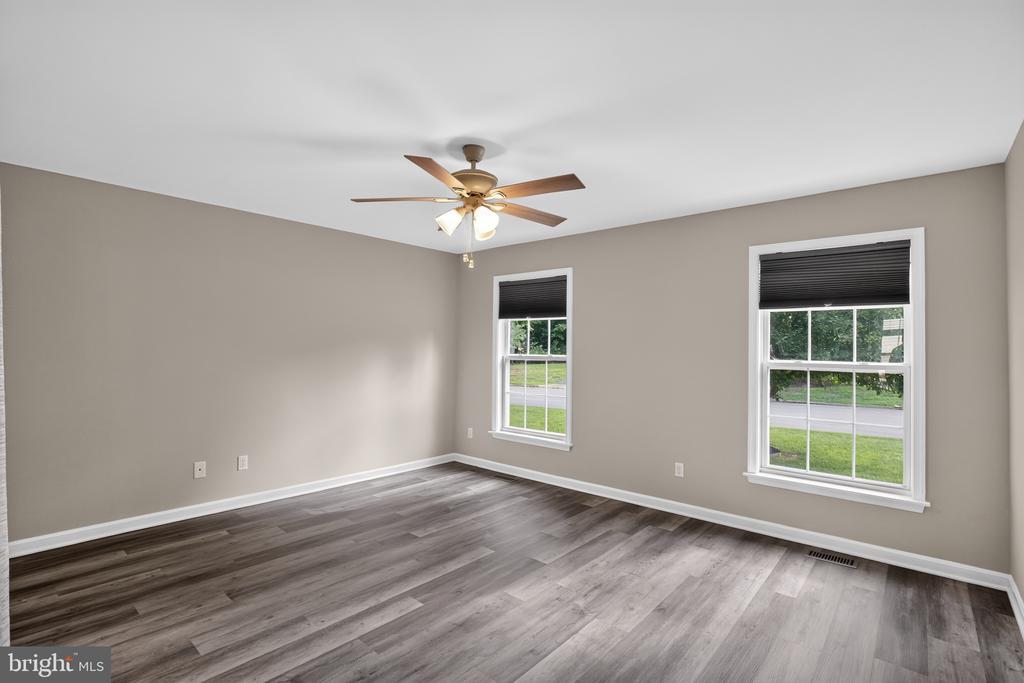16965 VILLAGE LANE