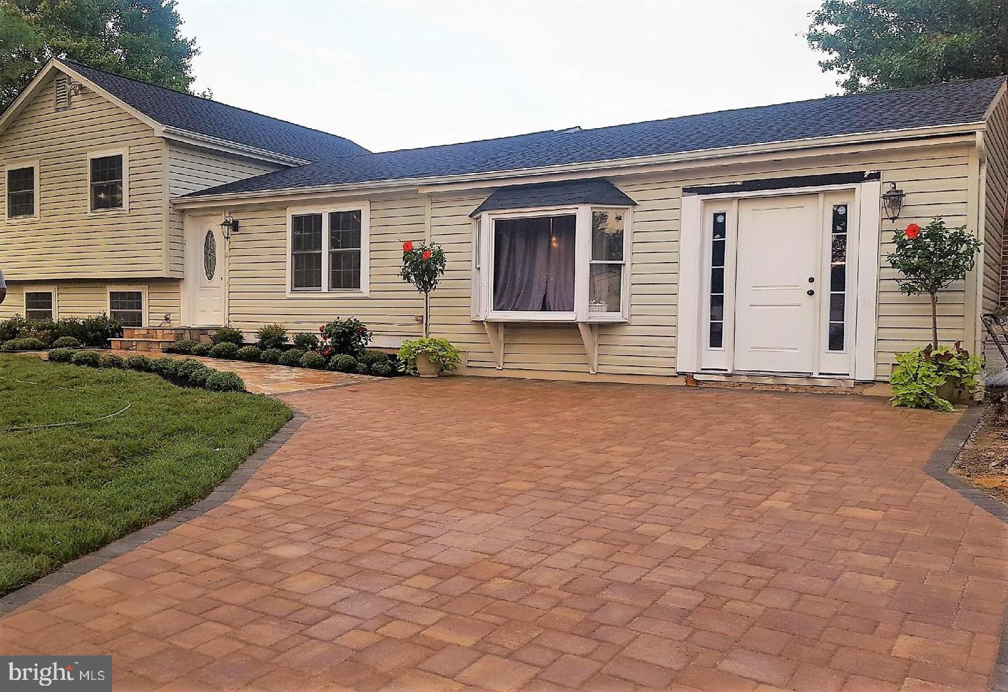 202 APPLETREE DRIVE NE