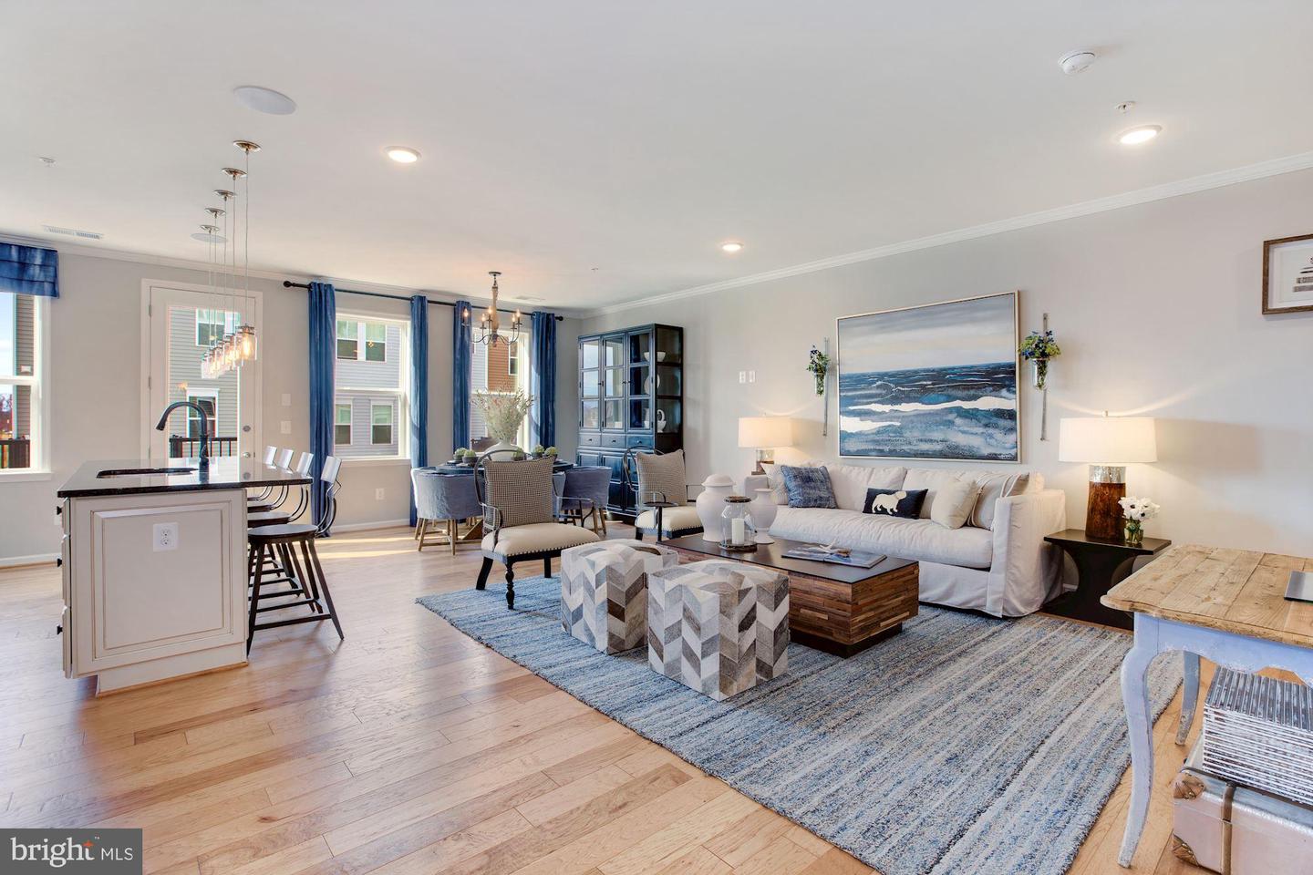 43184 FARRINGDON SQUARE