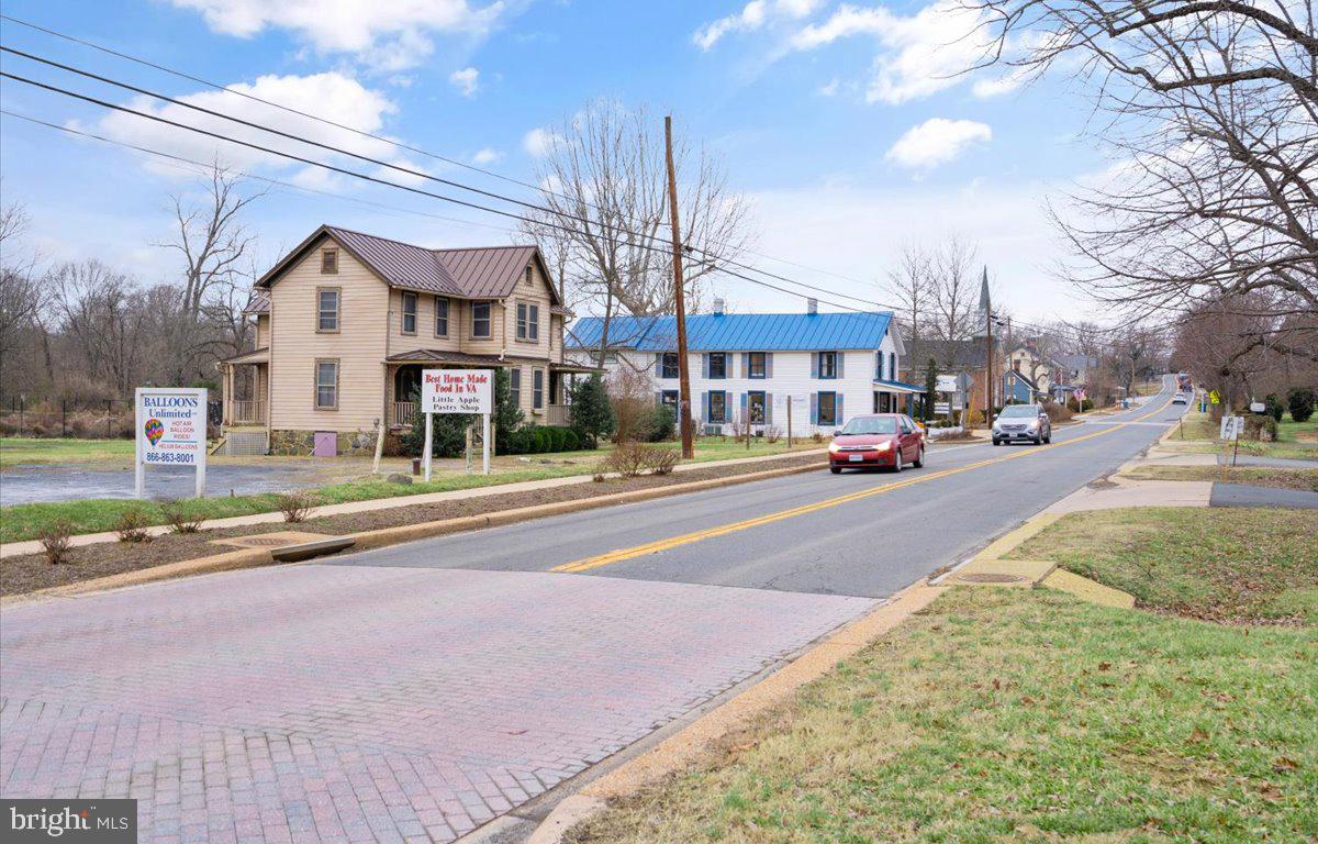 23976 NEW MOUNTAIN ROAD
