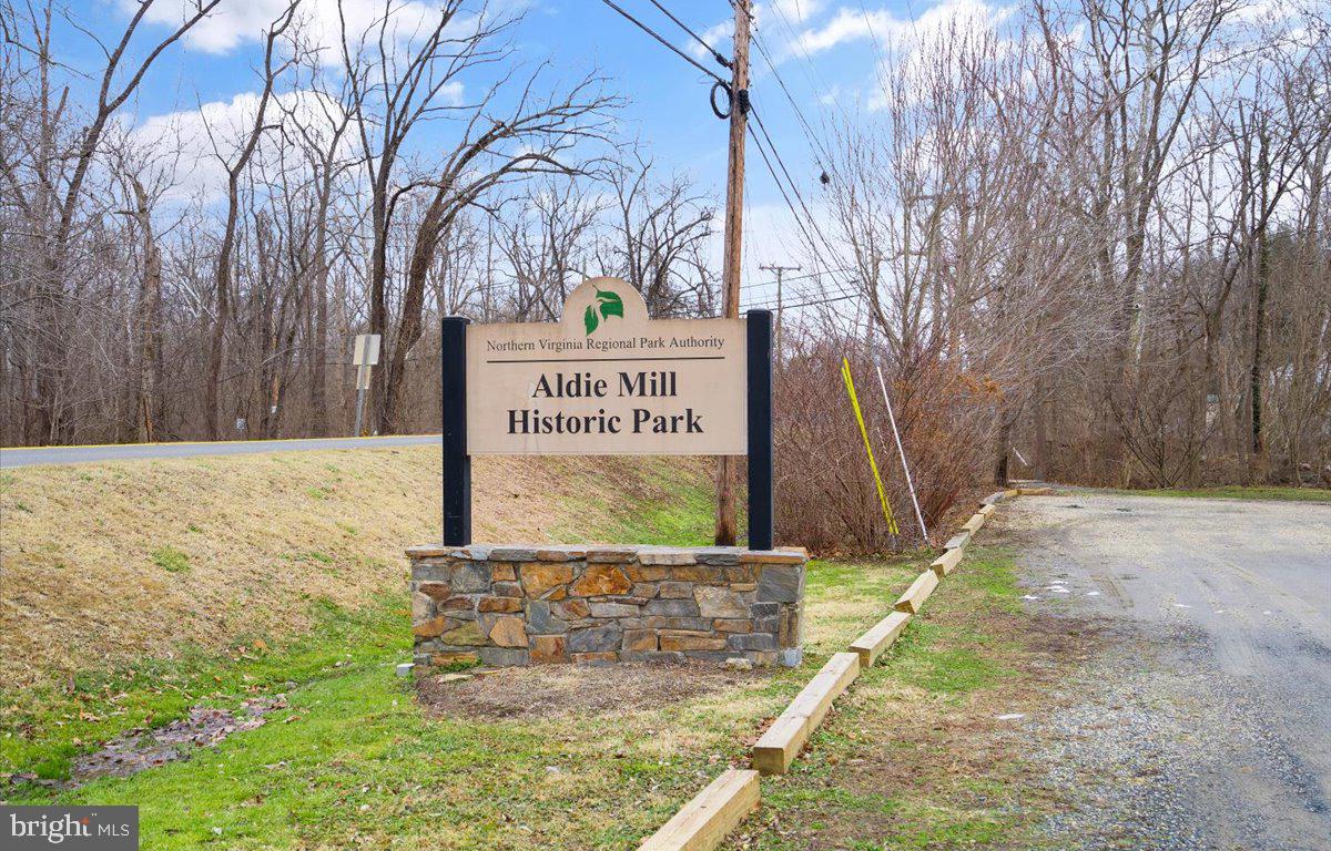 23976 NEW MOUNTAIN ROAD
