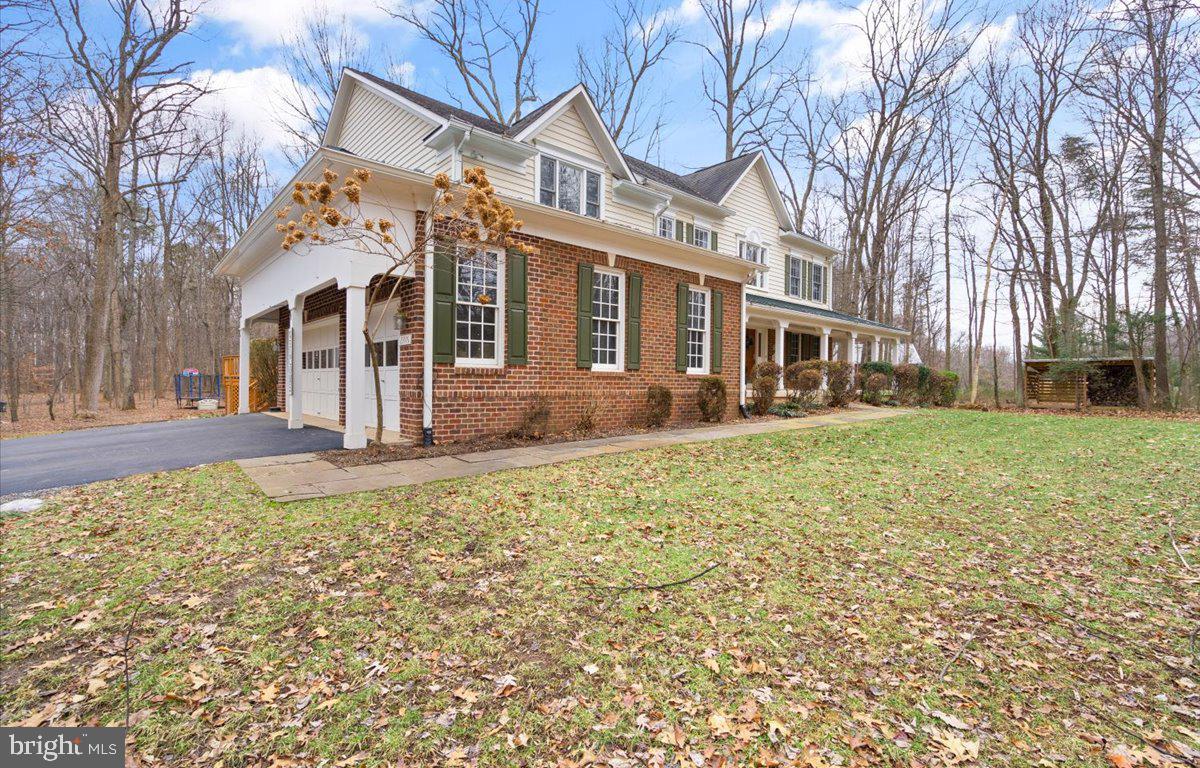23976 NEW MOUNTAIN ROAD