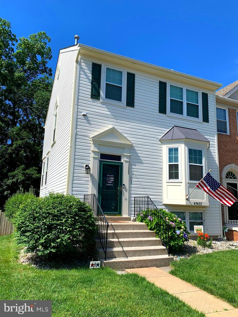 47637 COMER SQUARE