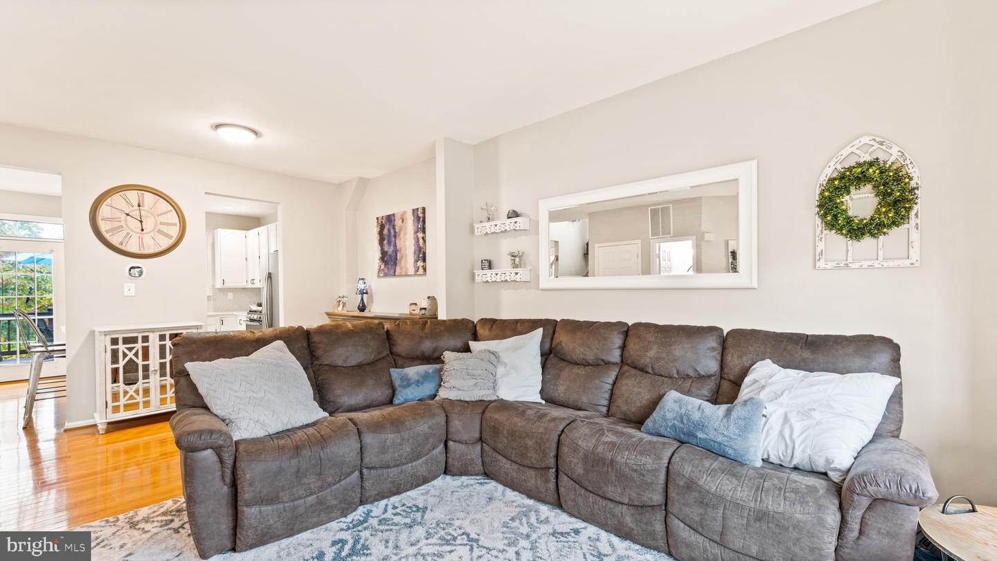 47637 COMER SQUARE