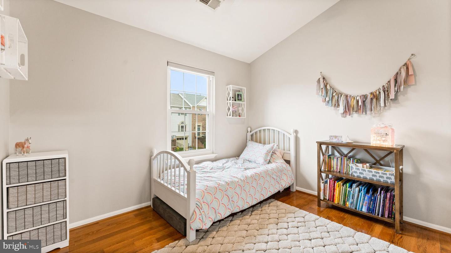 47637 COMER SQUARE