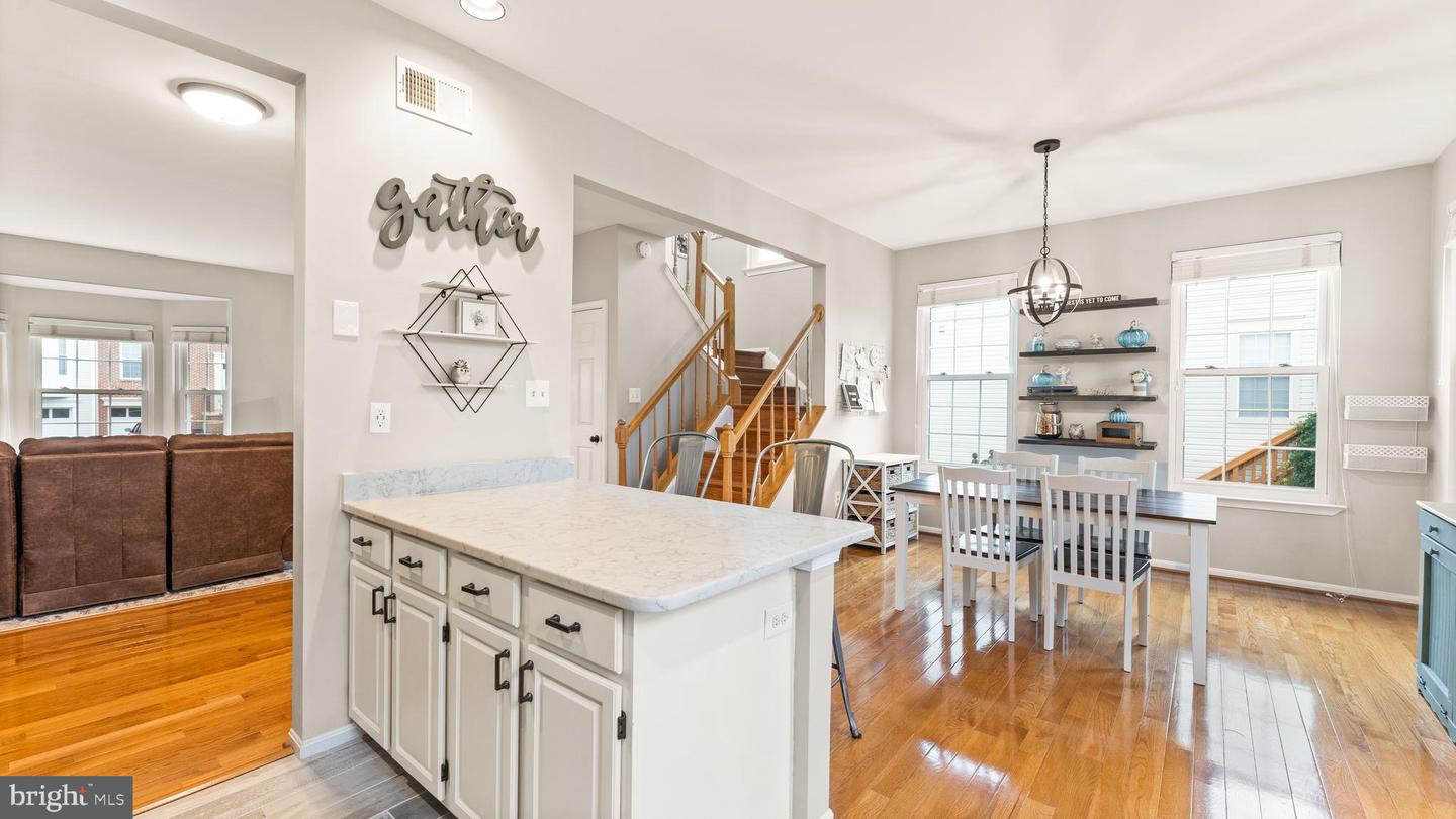 47637 COMER SQUARE