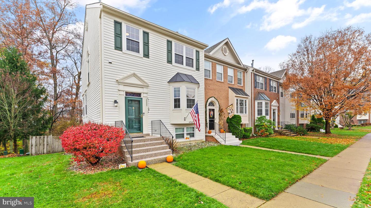 47637 COMER SQUARE