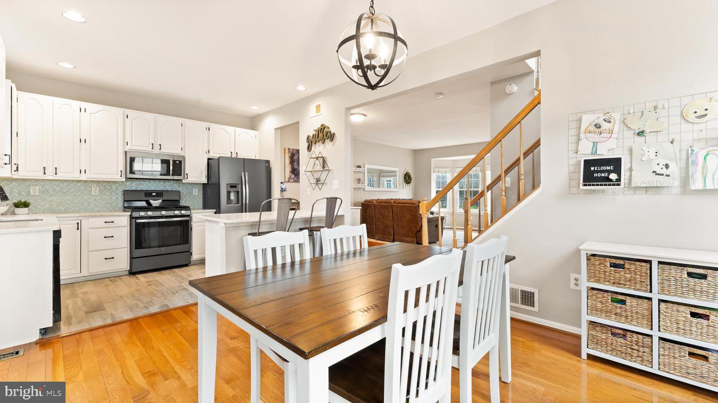 47637 COMER SQUARE