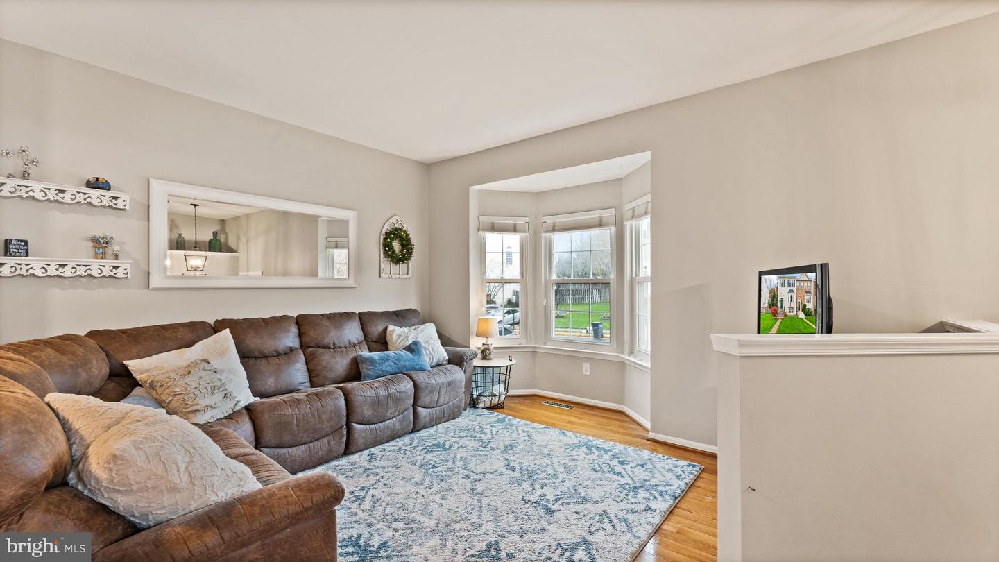 47637 COMER SQUARE