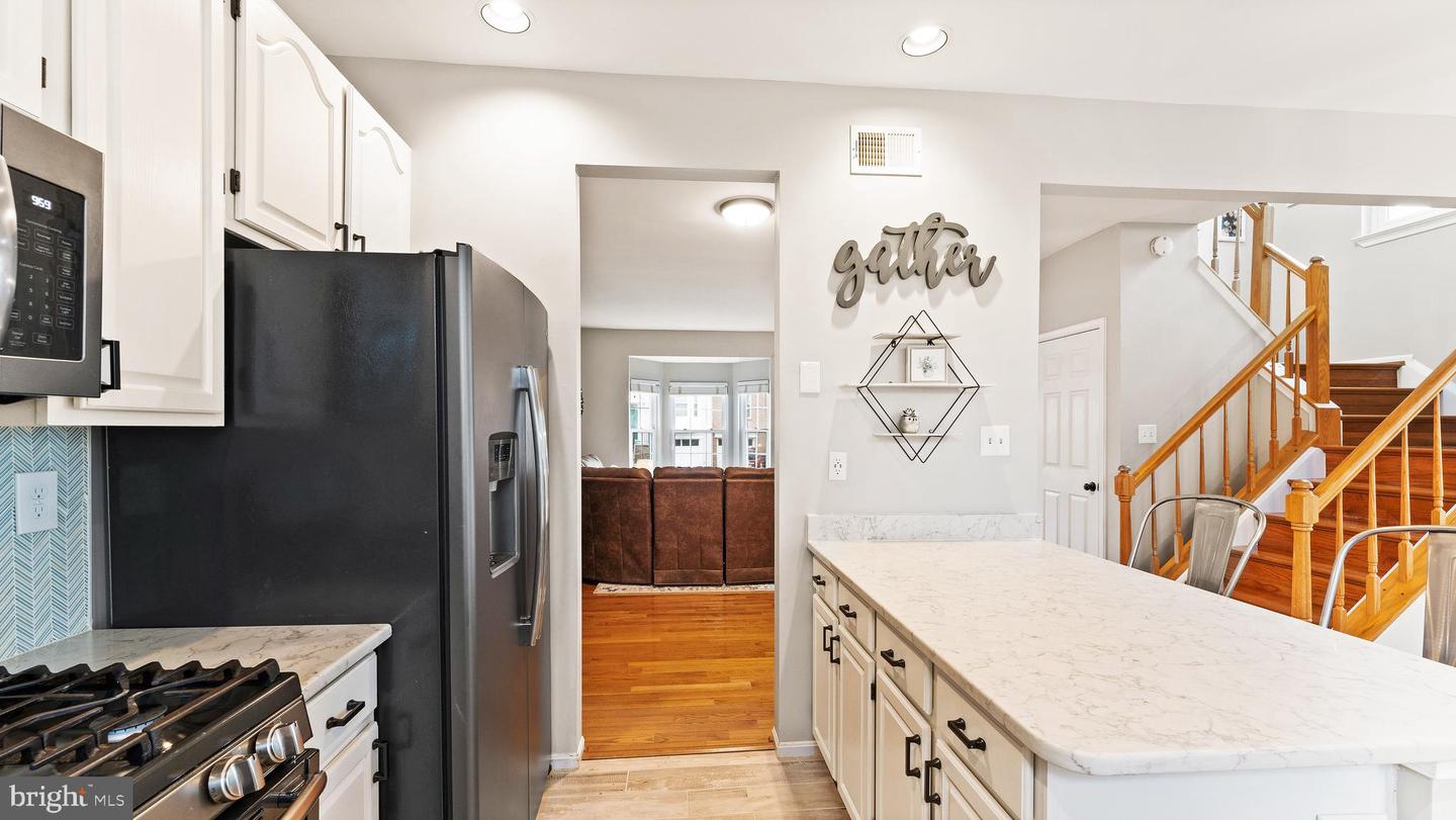 47637 COMER SQUARE