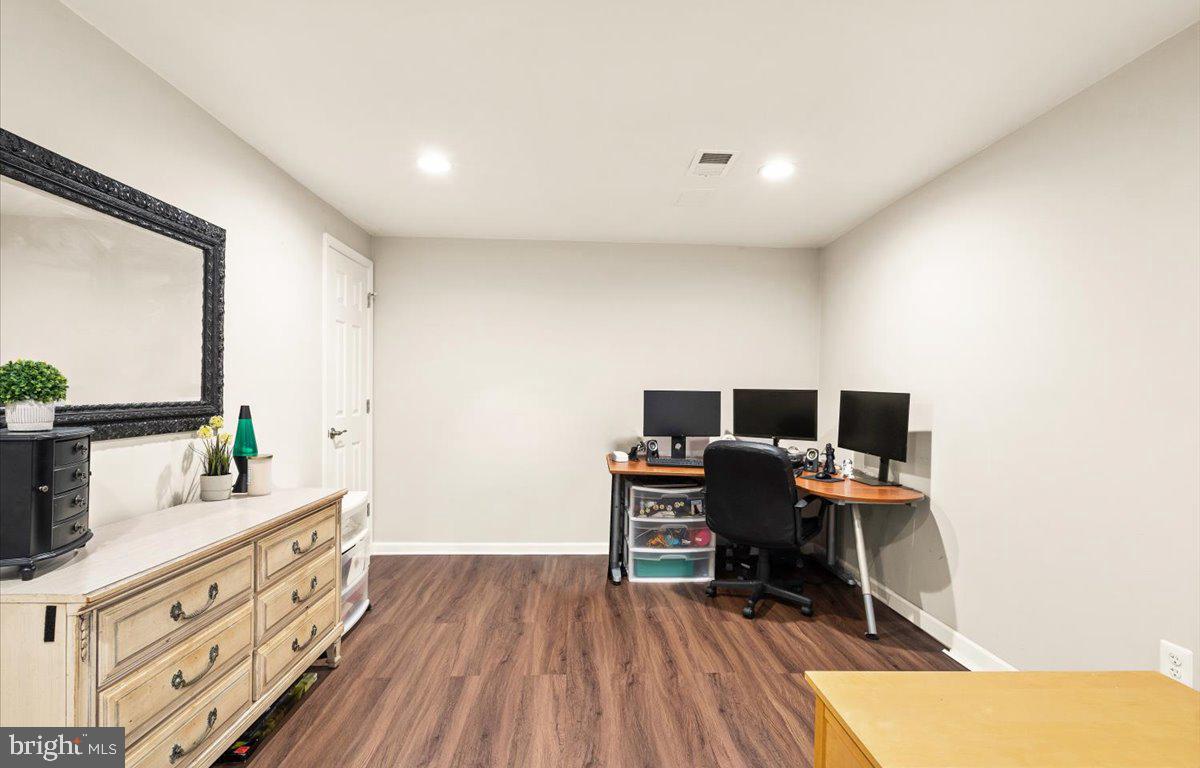 1206 BRETHOUR COURT