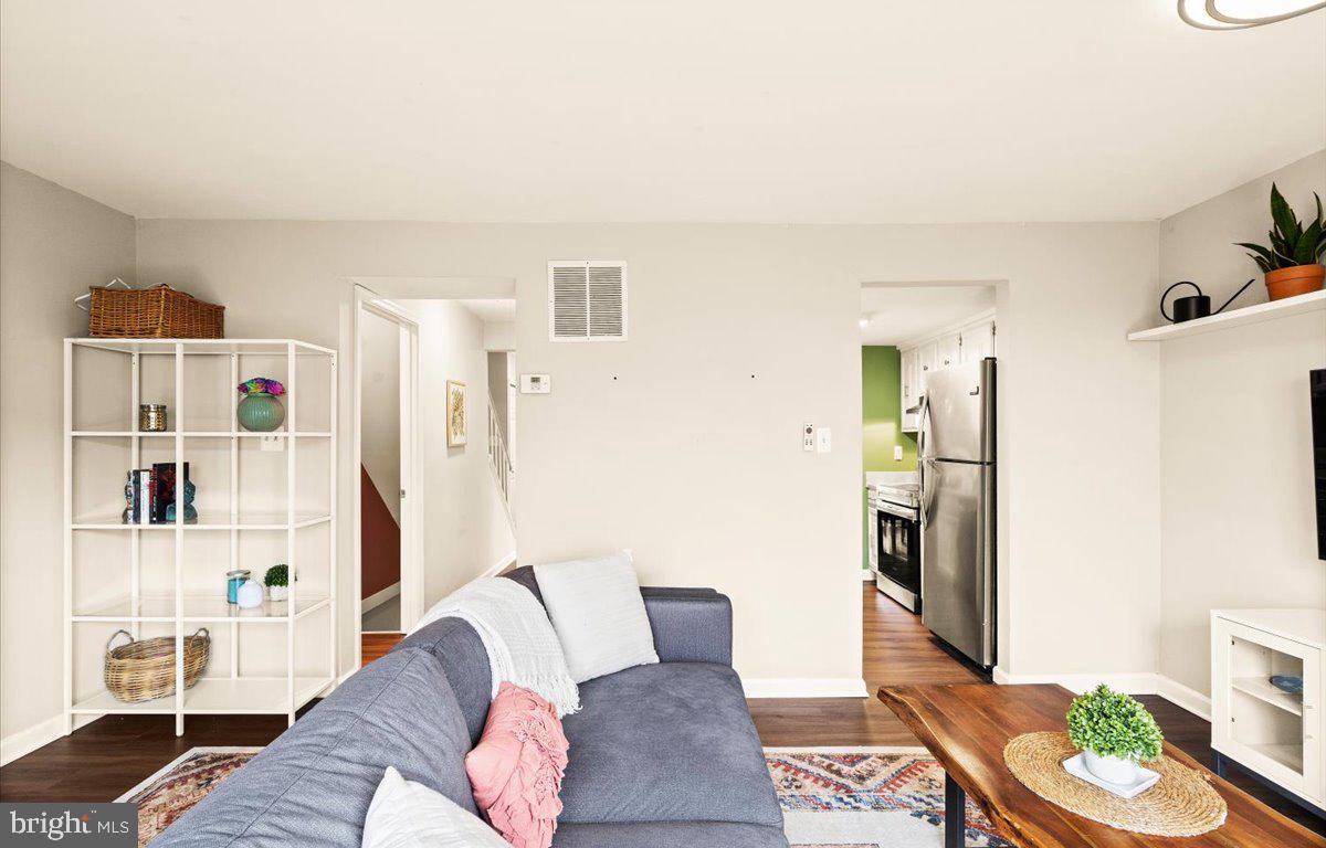 1206 BRETHOUR COURT