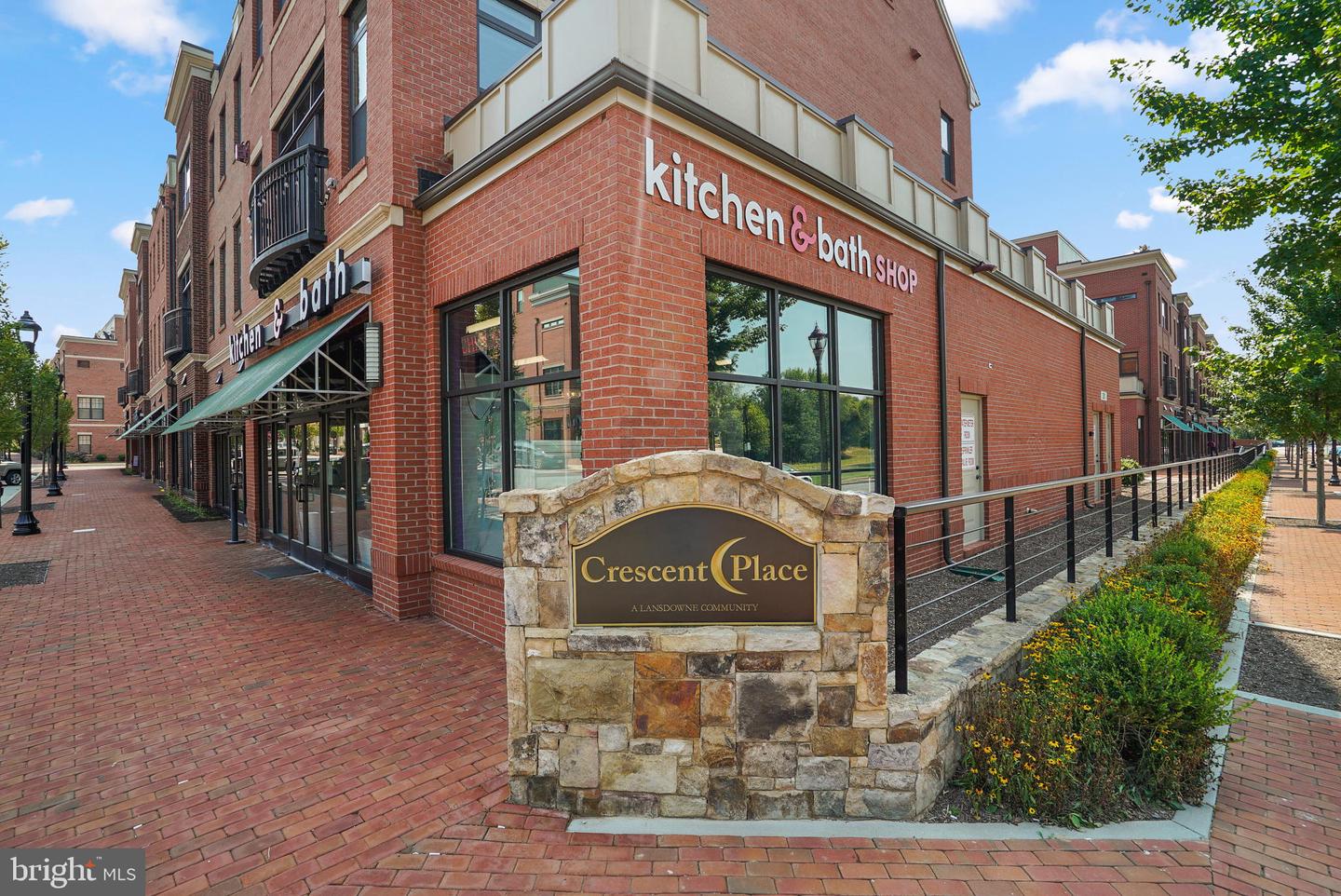 262 CRESCENT STATION TERRACE SE