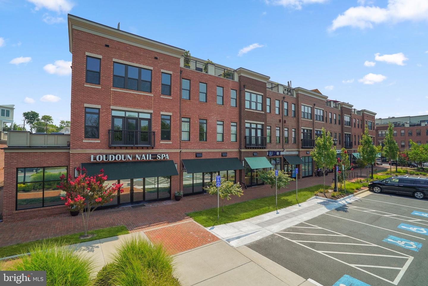 262 CRESCENT STATION TERRACE SE