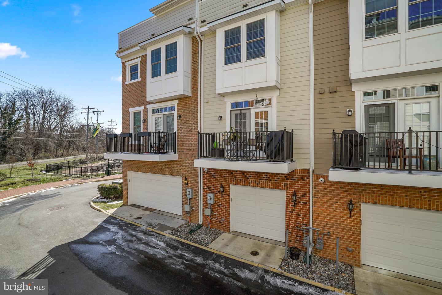 262 CRESCENT STATION TERRACE SE