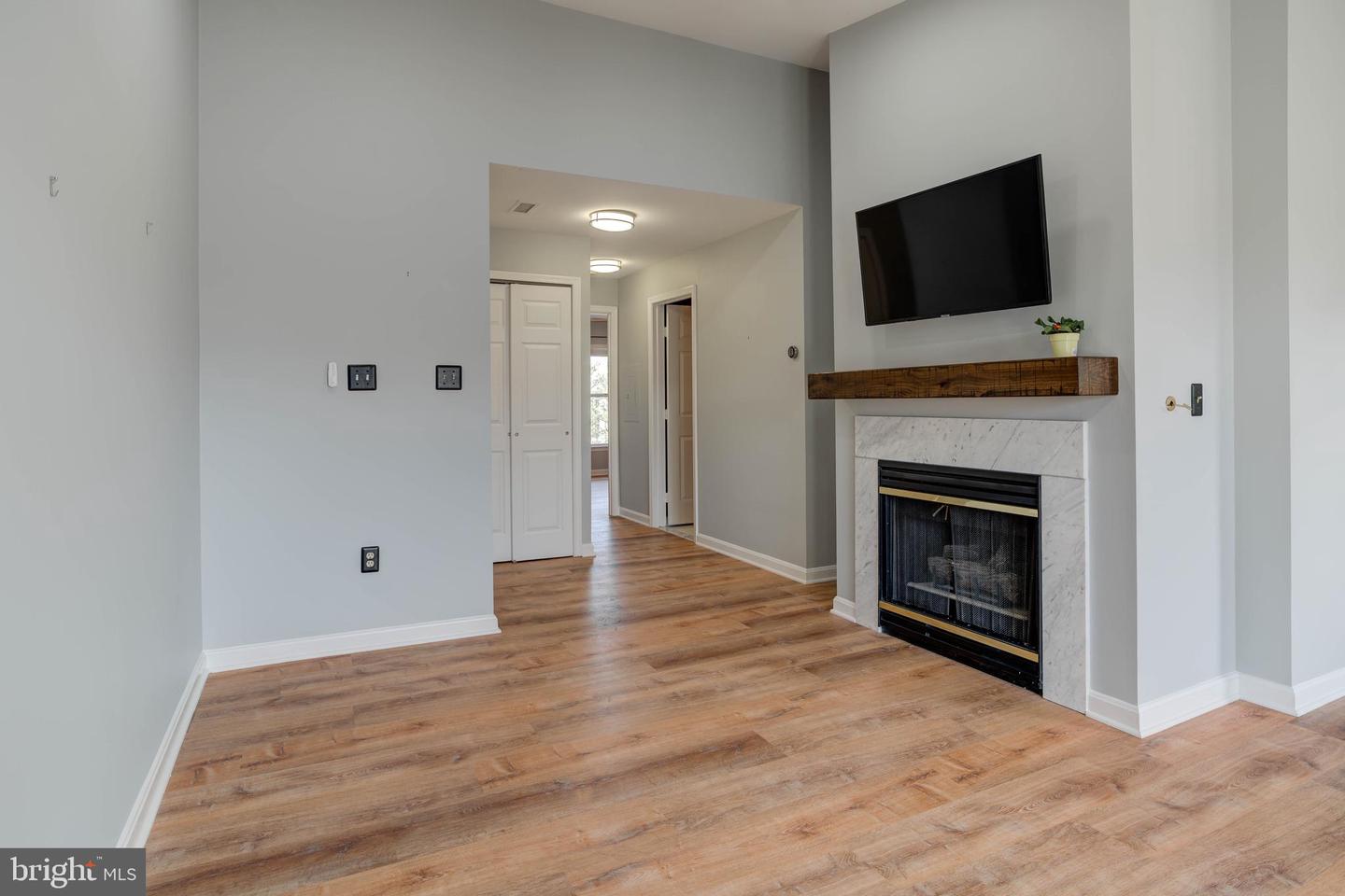 20577 SNOWSHOE SQUARE Unit: 301