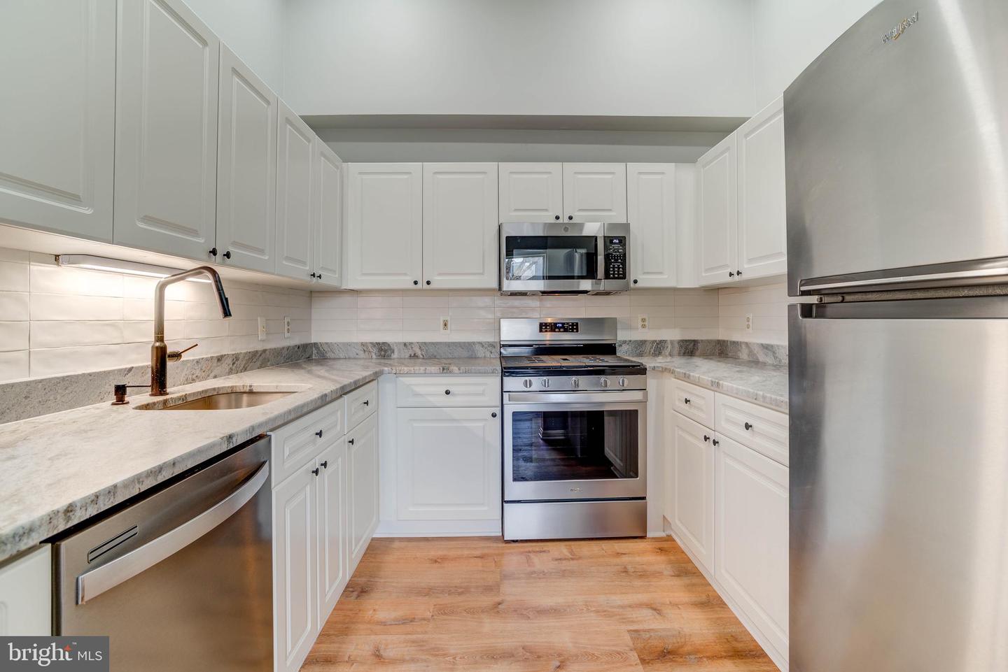 20577 SNOWSHOE SQUARE Unit: 301