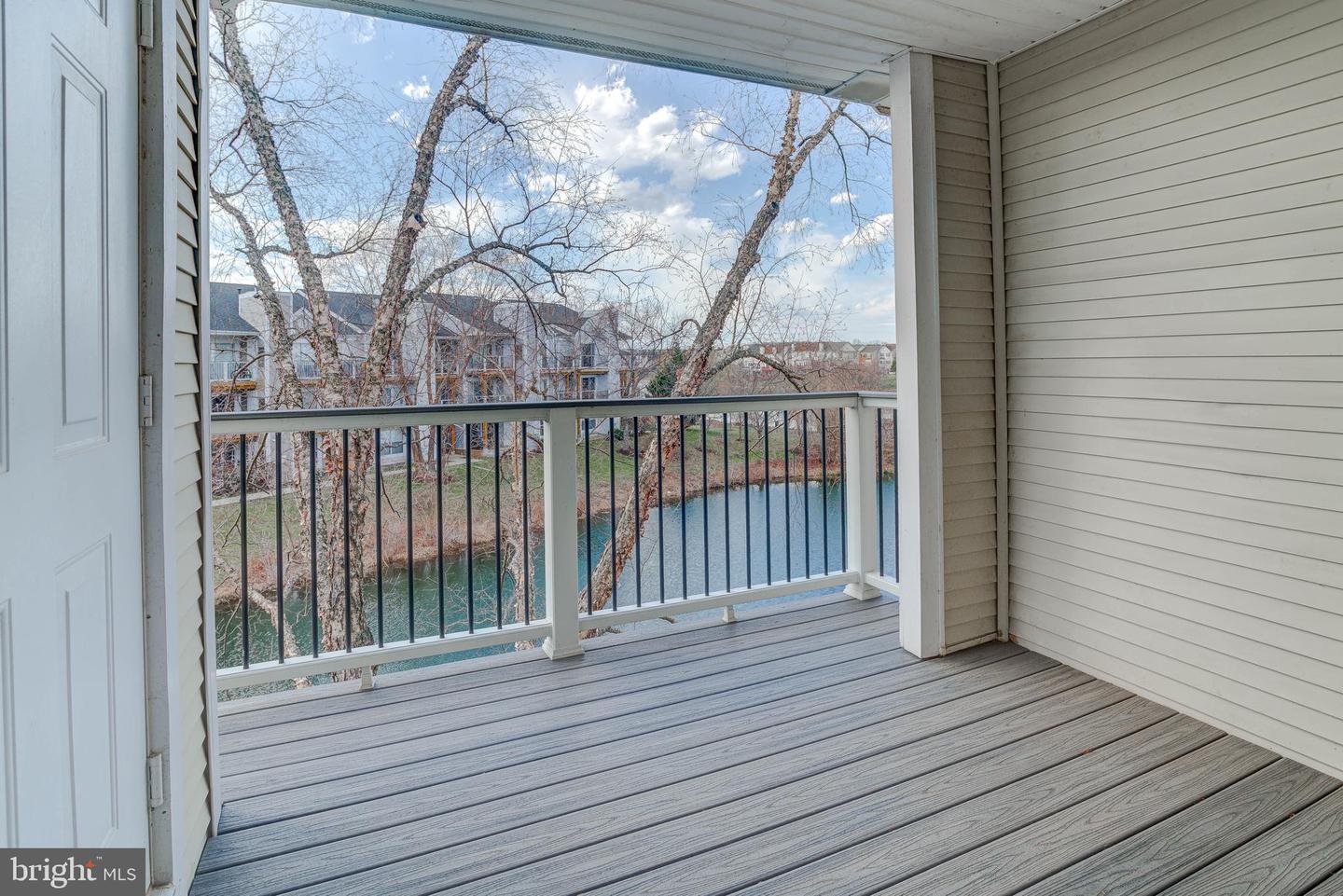 20577 SNOWSHOE SQUARE Unit: 301