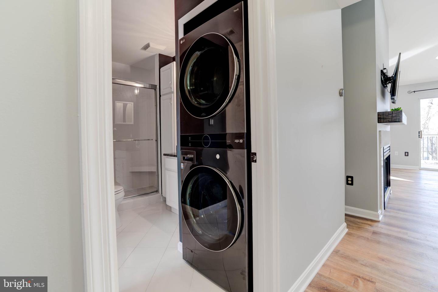 20577 SNOWSHOE SQUARE Unit: 301