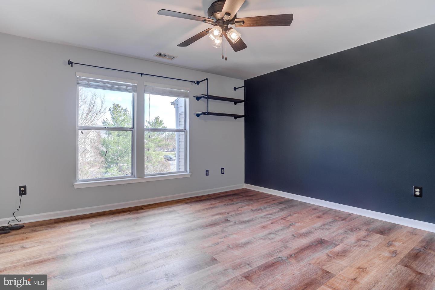 20577 SNOWSHOE SQUARE Unit: 301