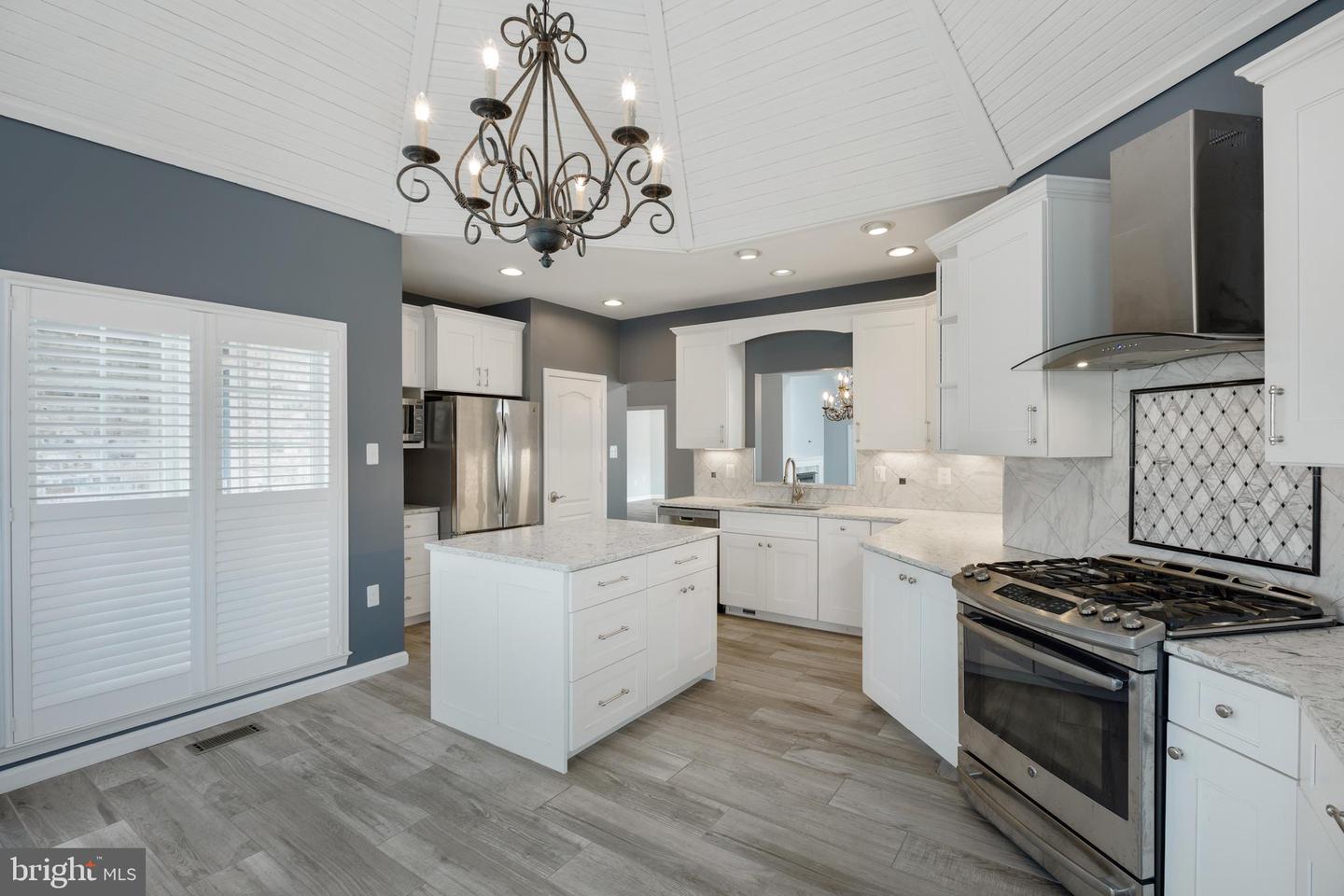 43947 ROCHELLE COURT