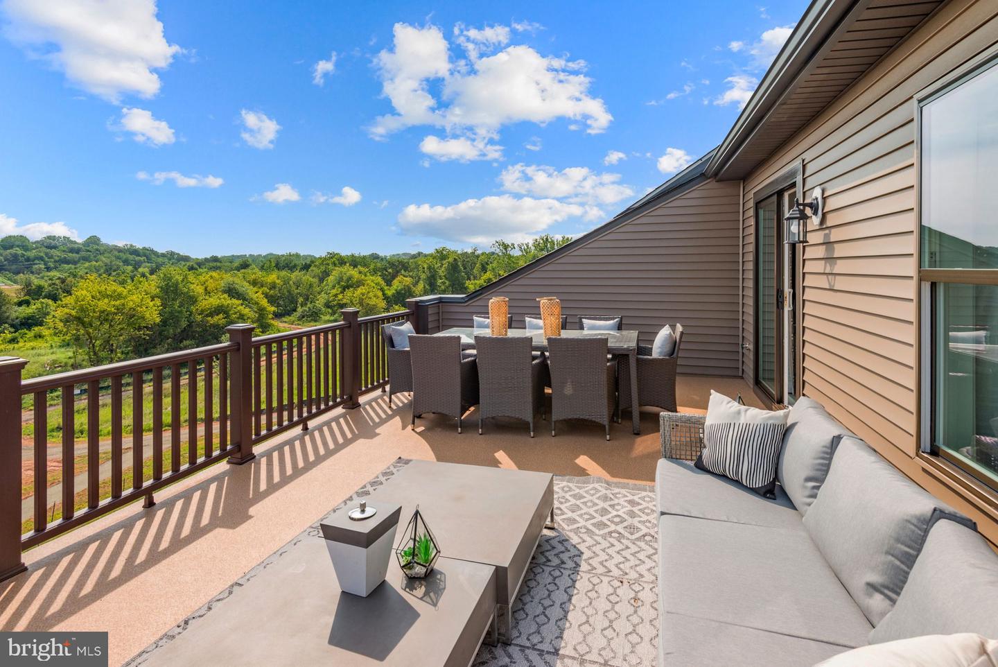 1513 TAWNY THRASHER TERRACE NE
