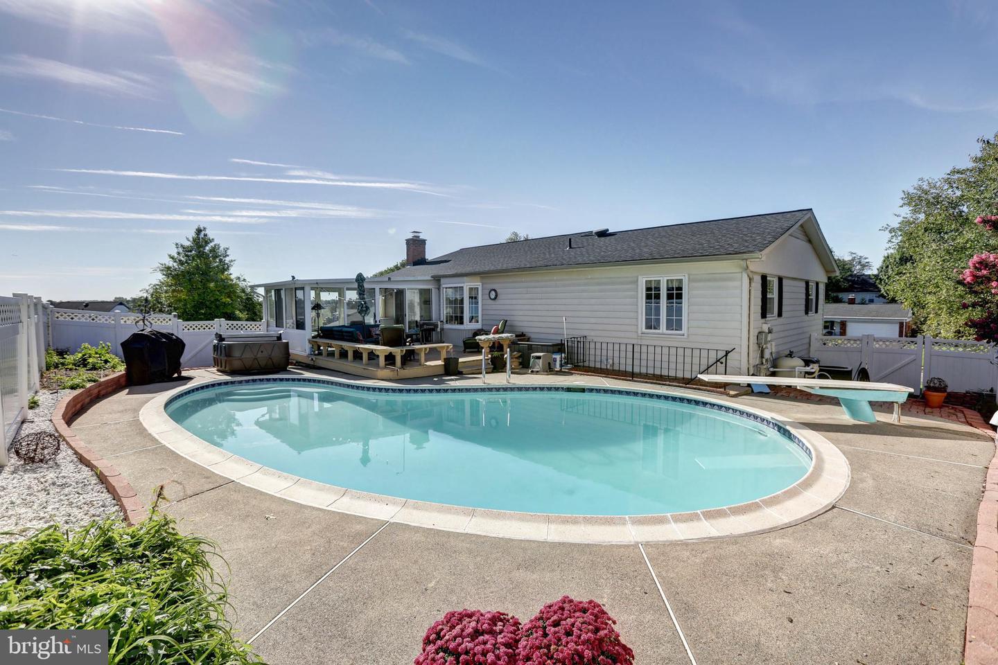 14 COUNTRY CLUB DRIVE SW